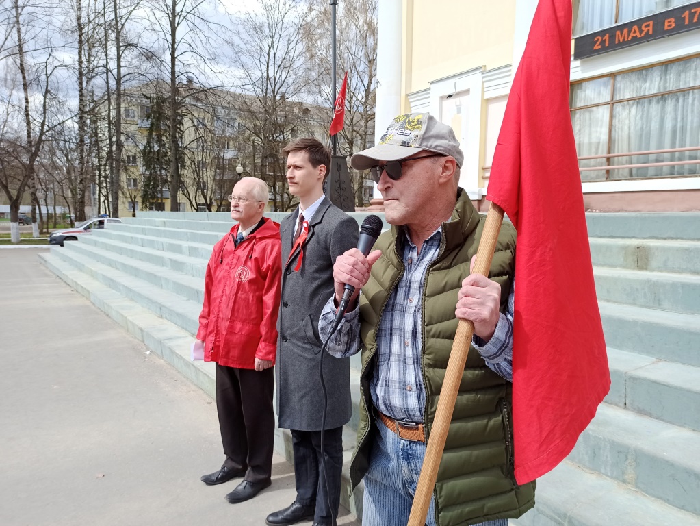 Первомайская акция в Дубне – поддержка армии и помощь Новороссии