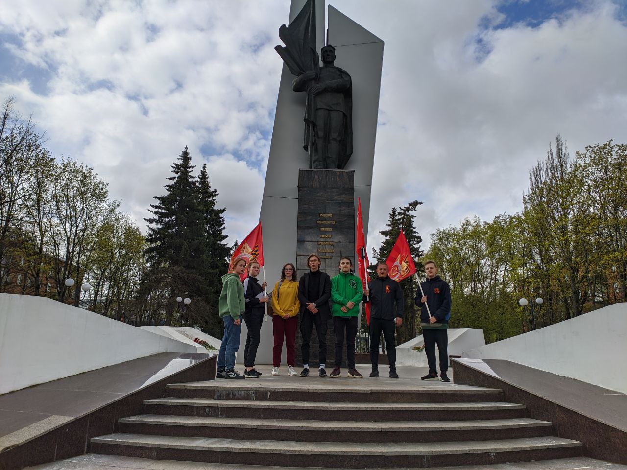 Коммунисты Фрязино приняли участие в торжественном марафоне, посвящённому 77-ой годовщиной Победы в Великой Отечественной войне