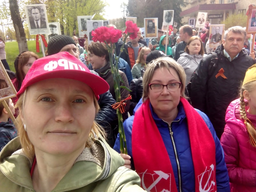 «…Вонзить знамен победных шелк в паучью свастику Берлина»