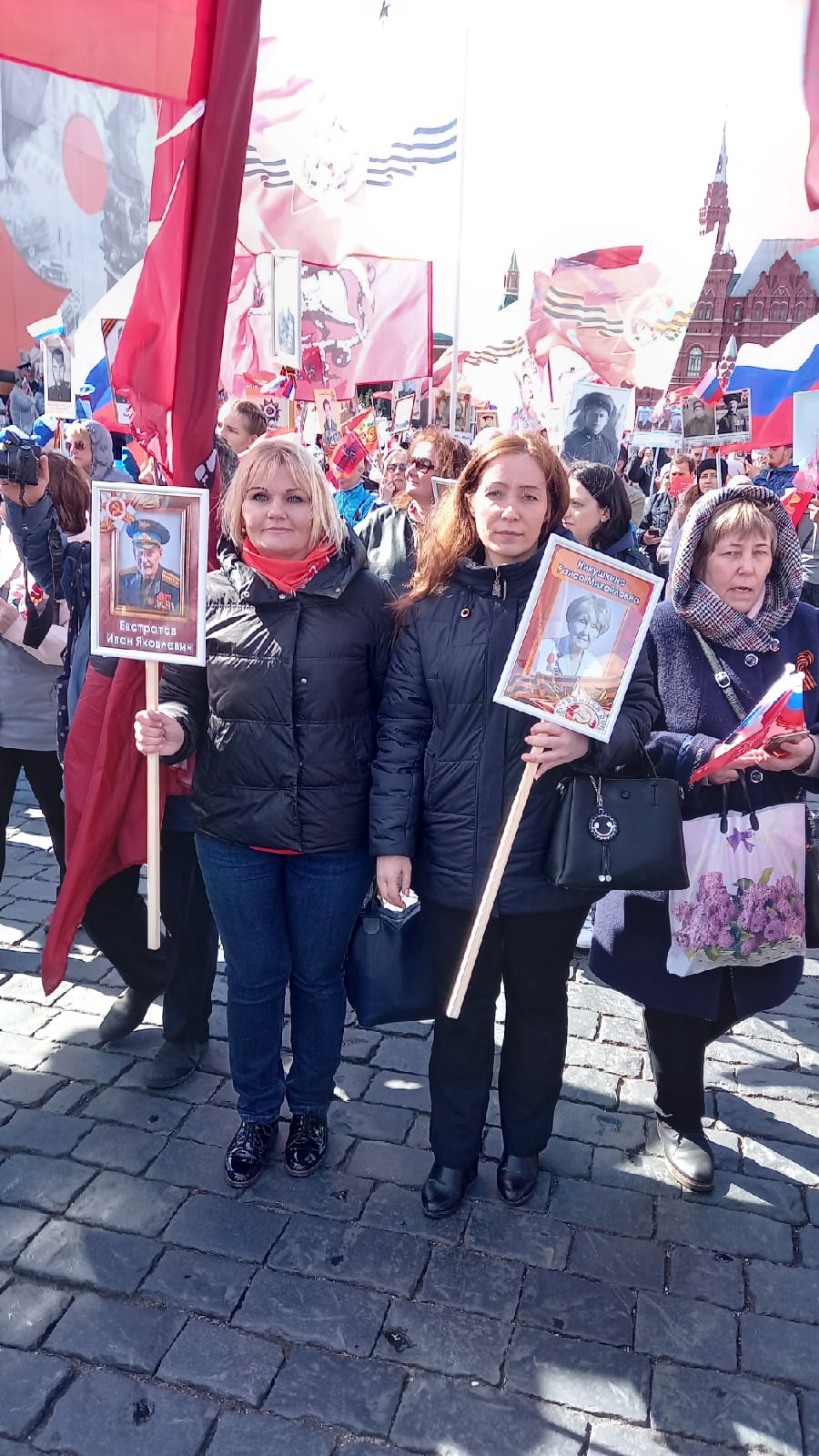 Бессмертный полк с портретами ветеранов-коммунистов мкр. Чкаловский!