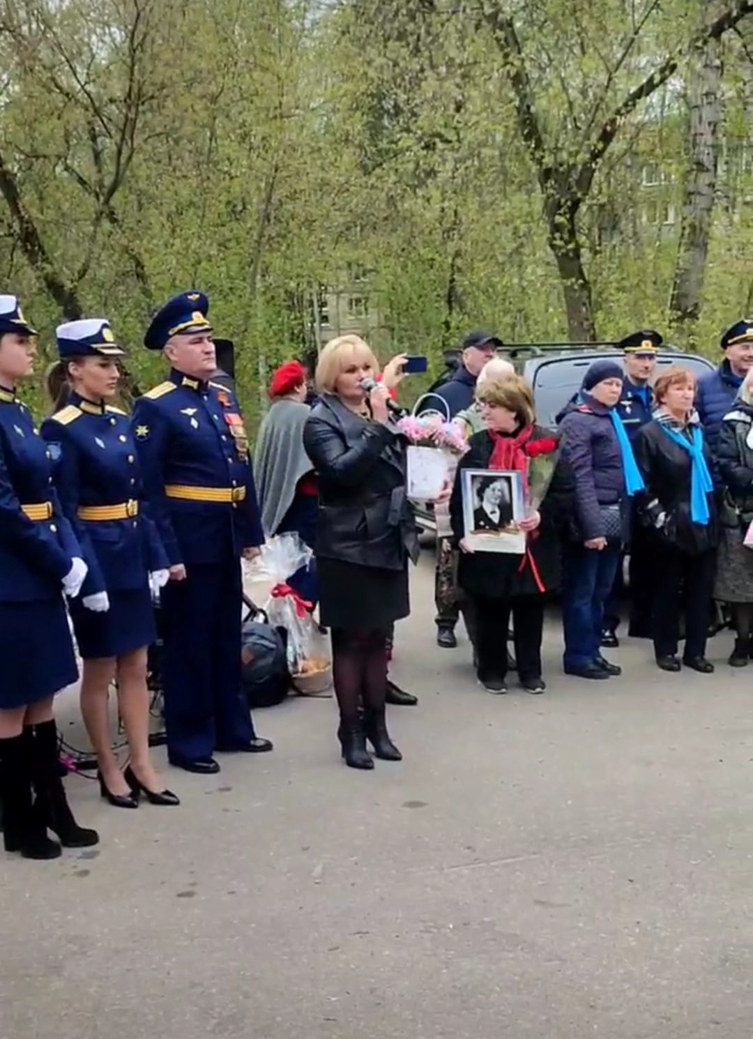 Поздравление ветеранов в микрорайоне Чкаловский
