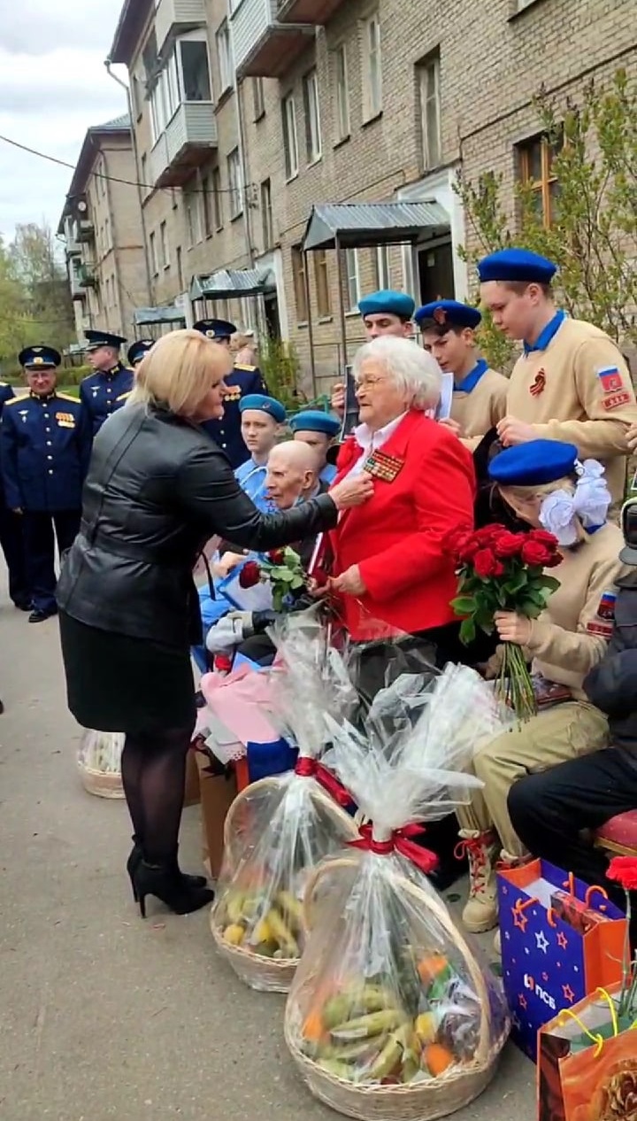 Поздравление ветеранов в микрорайоне Чкаловский