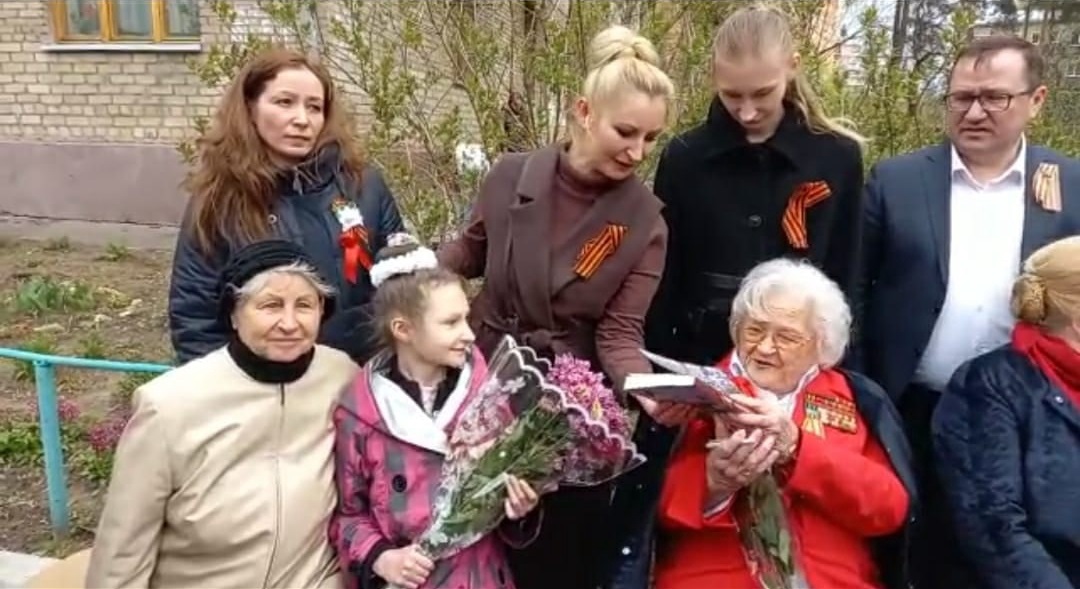 Поздравление ветеранов в микрорайоне Чкаловский