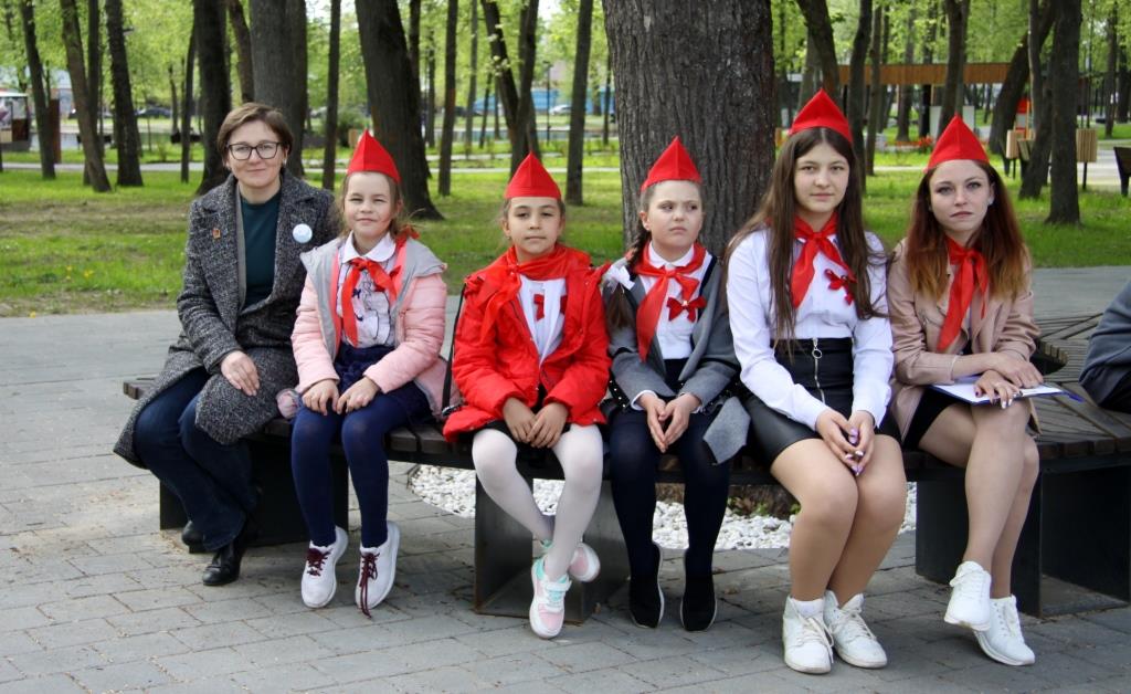 Как повяжешь галстук, береги его…
