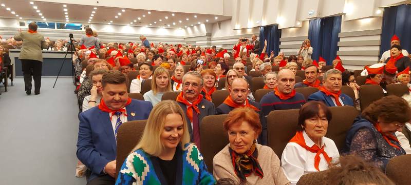 В ДК «Октябрь» г.о. Подольск прошёл праздничный концерт, посвящённый 100-летию Всесоюзной пионерской организации им. В.И. Ленина