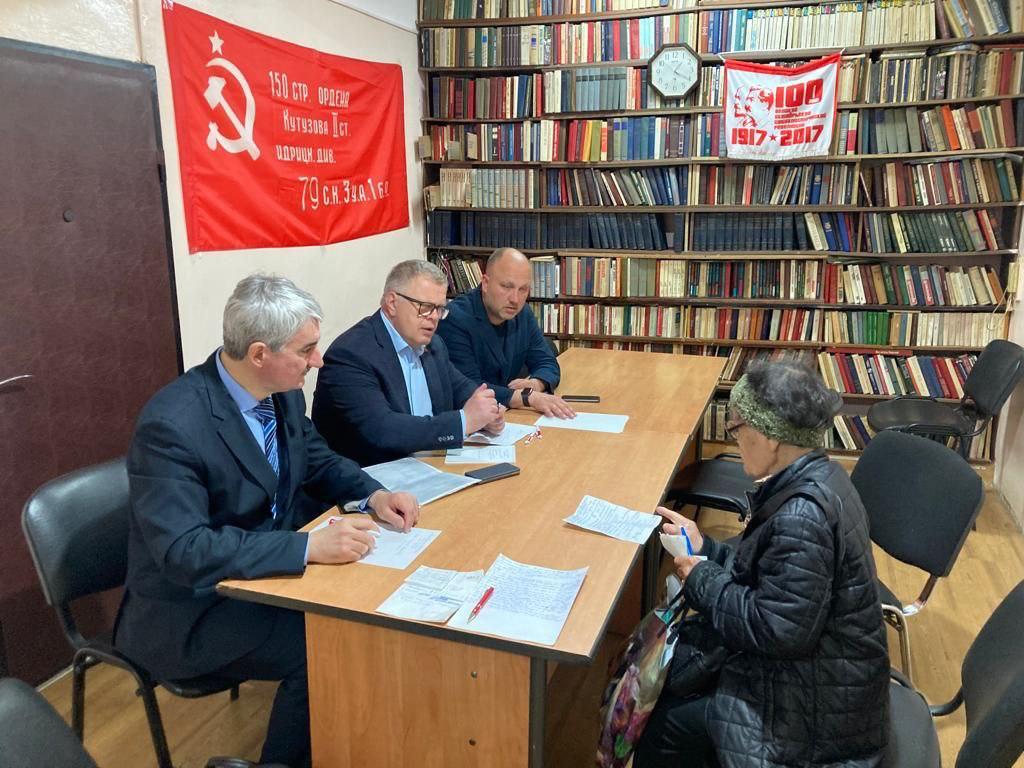 Депутат-коммунист Александр Наумов провел приём граждан в городе Коломна