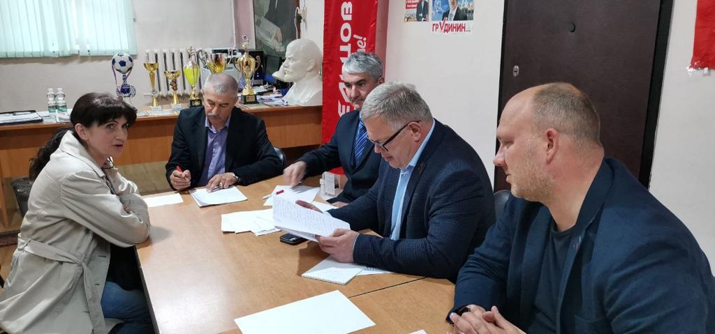 Депутат-коммунист Александр Наумов провел приём граждан в городе Коломна