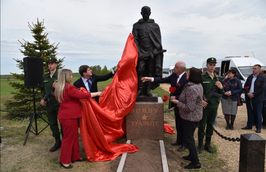 Несем святую вахту памяти. Помним, чтим и память свята