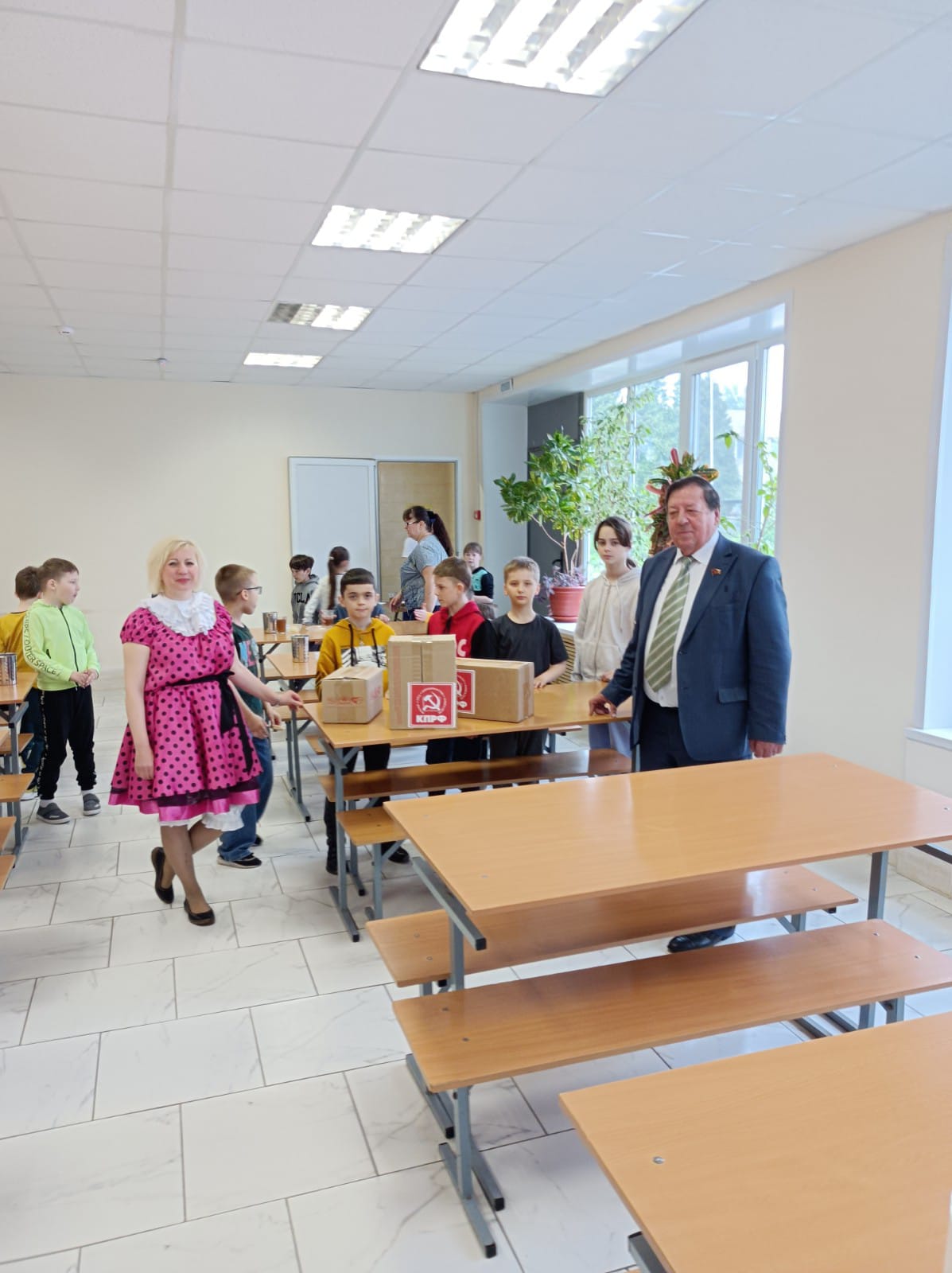 Каширские коммунисты поздравили ребят с Днём защиты детей