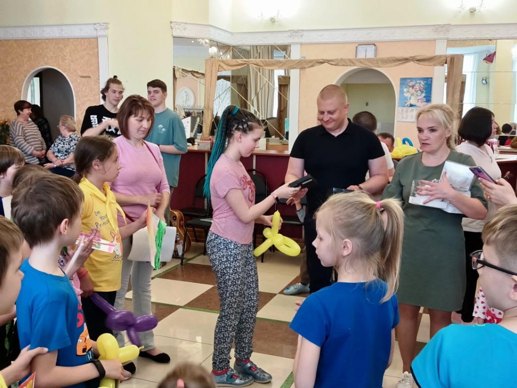 Депутаты наукограда Фрязино от КПРФ устроили праздник для детей