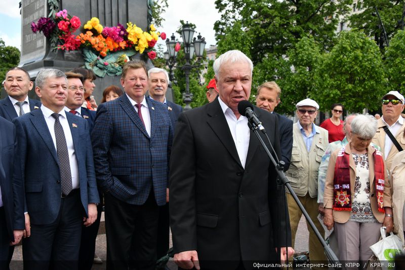 Г.А. Зюганов: «Пушкин – это наше Знамя и символ Русского мира»