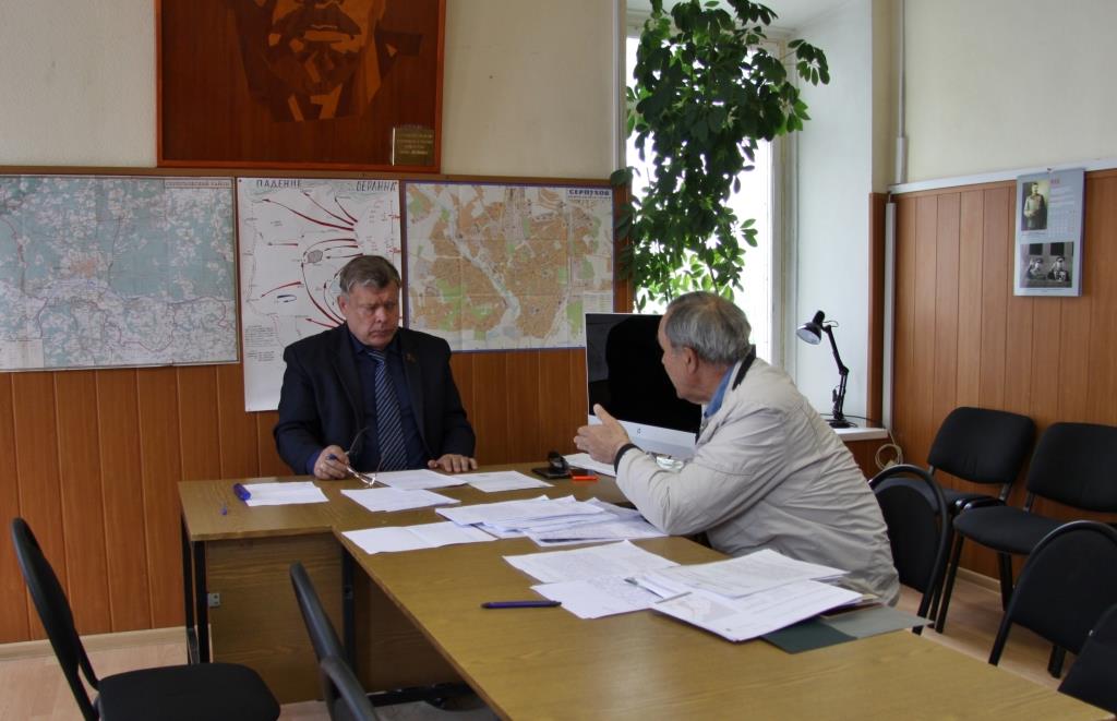 Депутат-коммунист Олег Емельянов провёл приём граждан в городе Серпухов