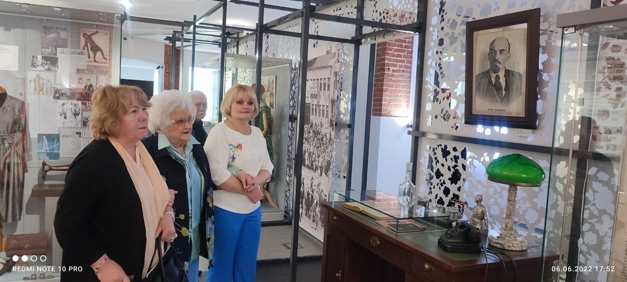 Посещение экспозиции, посвящённой 70-летию ЛИТО «Слово» в городском округе Щёлково