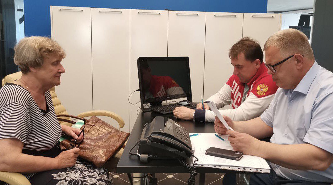 Депутат-коммунист Александр Наумов провёл приём жителей в Ступино