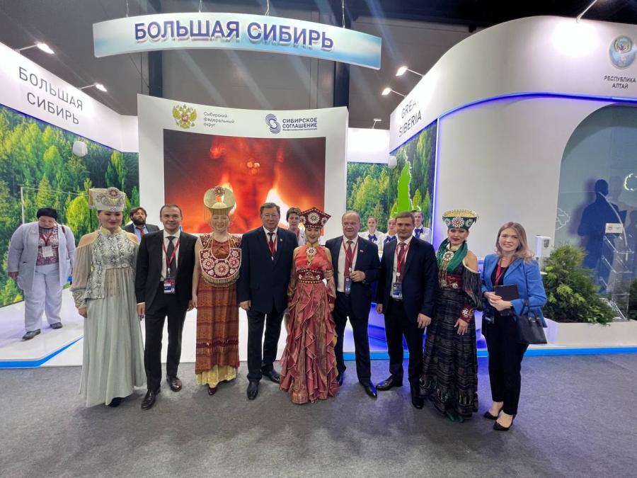 Г.А. Зюганов во главе делегации КПРФ прибыл на Петербургский международный экономический форум