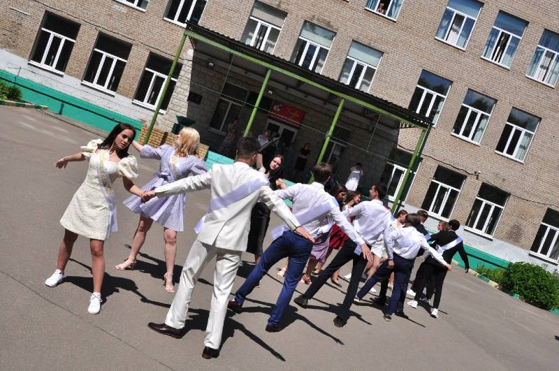 Праздничные мероприятия, посвящённые окончанию школы, в Щёлково