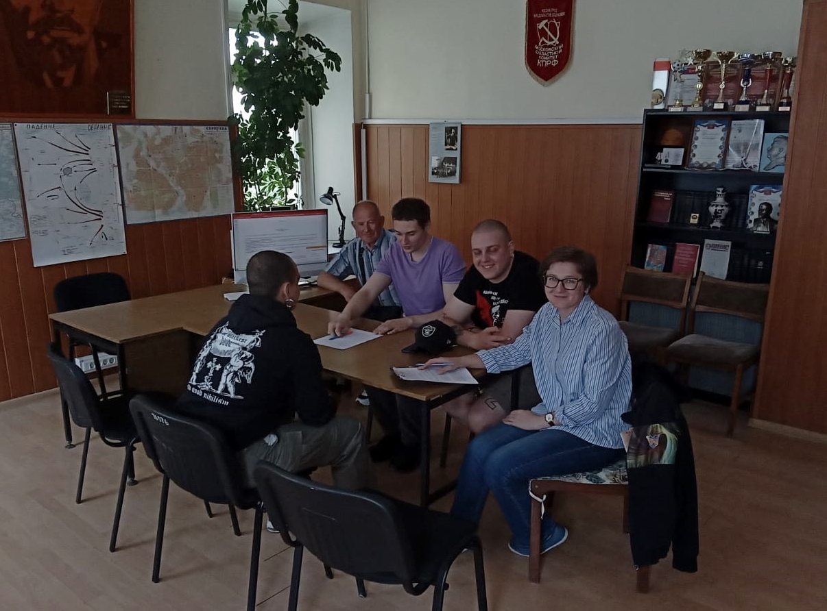 Марксистский кружок на каникулы не уходит