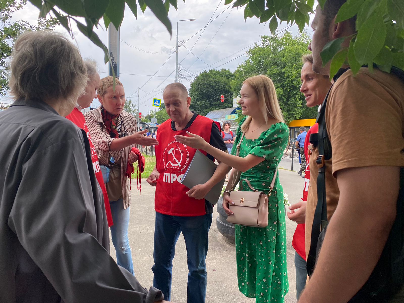 Правду из рук в руки