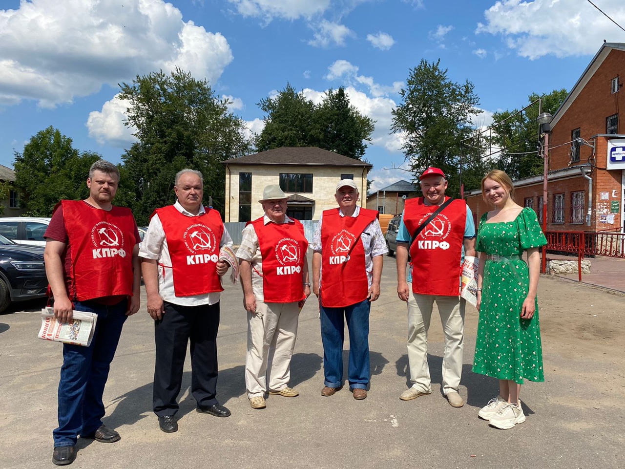 Правду красноармейцам!