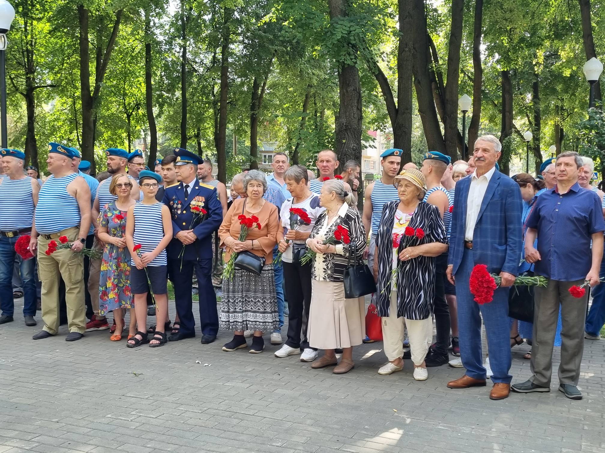Первый секретарь Подольского ГК КПРФ Геннадий Соловьёв выступил на торжественном митинге, посвящённом Дню ВДВ