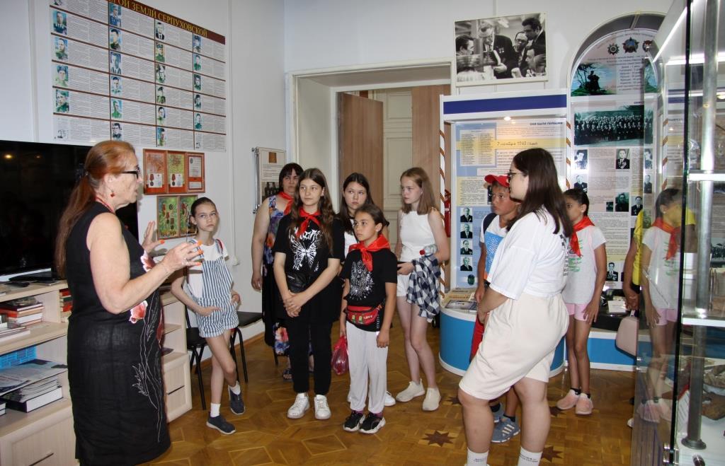 Экскурсия в музее легендарного завода