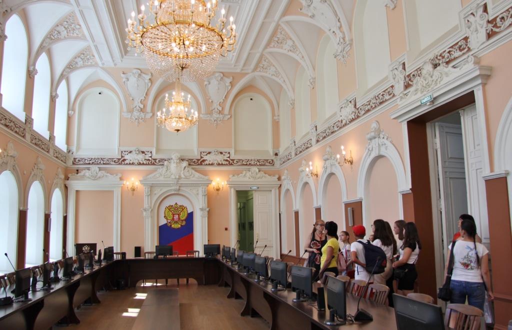 Экскурсия в музее легендарного завода