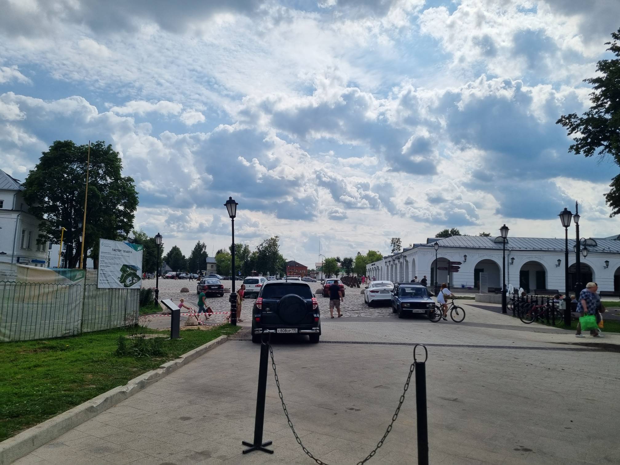 Депутат Московской областной Думы от КПРФ Татьяна Никитас ознакомилась с ходом работ по реконструкции исторического центра г. Вереи