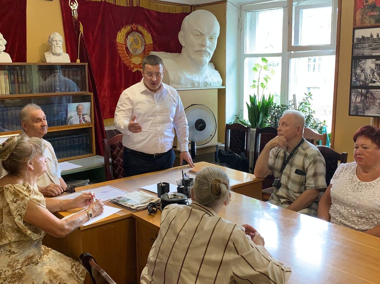 Депутат-коммунист Марк Черемисов посетил городское отделение КПРФ в г.о. Электросталь