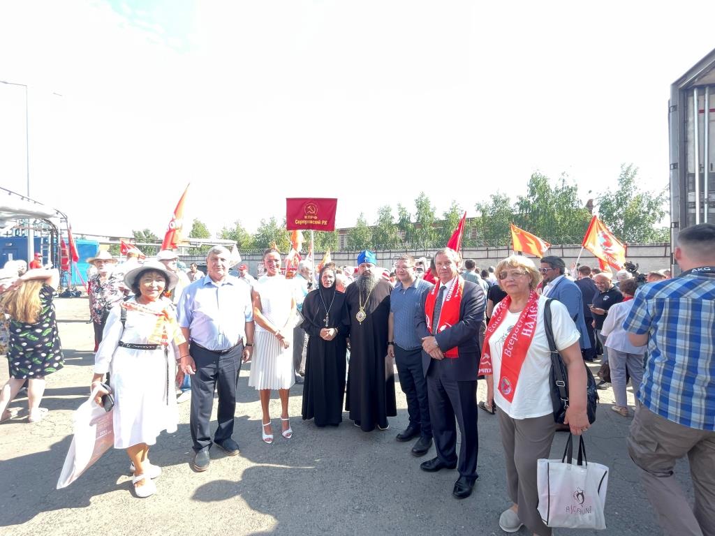 100-й юбилейный гуманитарный конвой КПРФ отправила на Донбасс