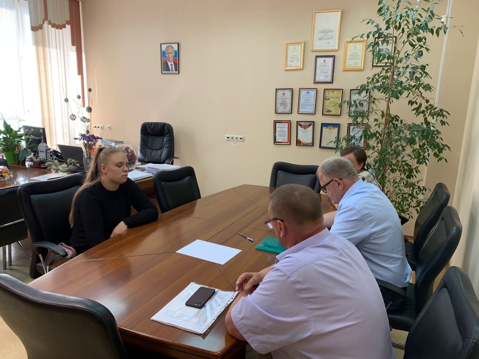 Руководитель фракции КПРФ в Мособлдуме Александр Наумов провёл приём граждан в Домодедово