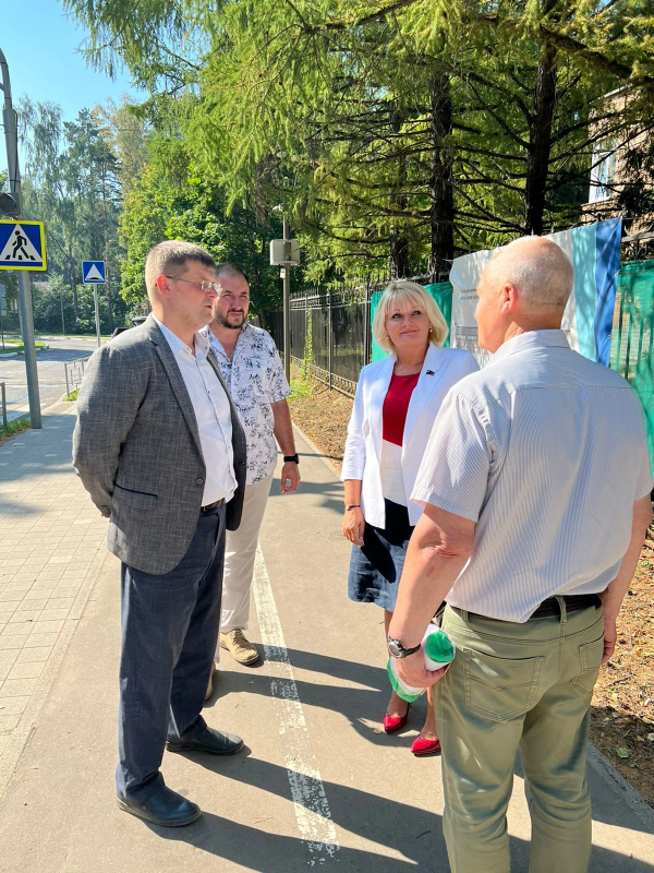 С рабочим визитом в Звёздном городке