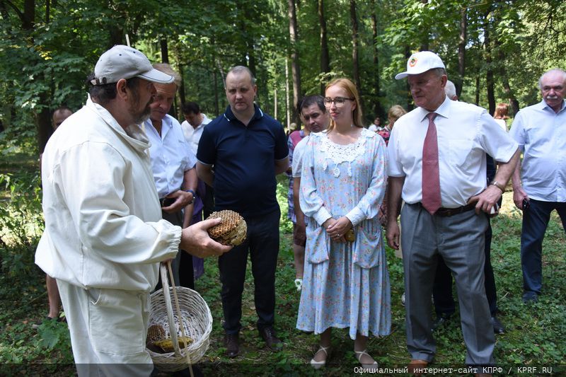 «Дорогой пчёл»