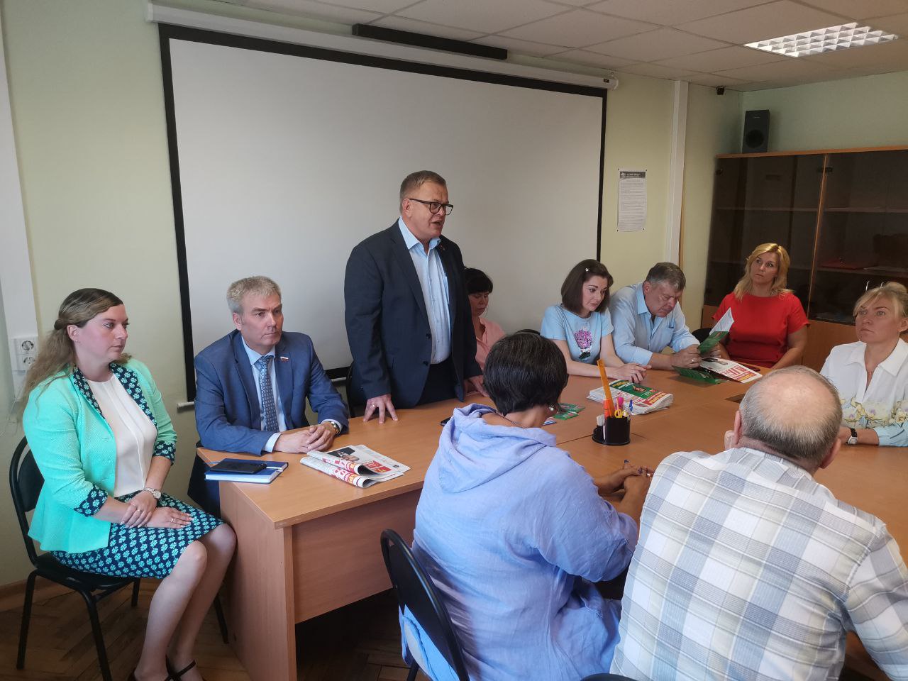 Депутаты-коммунисты Мособлдумы Александр Наумов и Олег Емельянов посетили оборонное предприятие АО НПП «Звезда» в Томилино