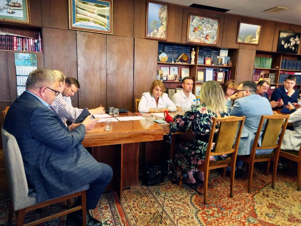 Первый секретарь Королёвского городского комитета КПРФ, депутат Совета депутатов г.о. Королёв - Светлана Петрова приняла участие в круглом столе «Российская система образования: проблемы и задачи»