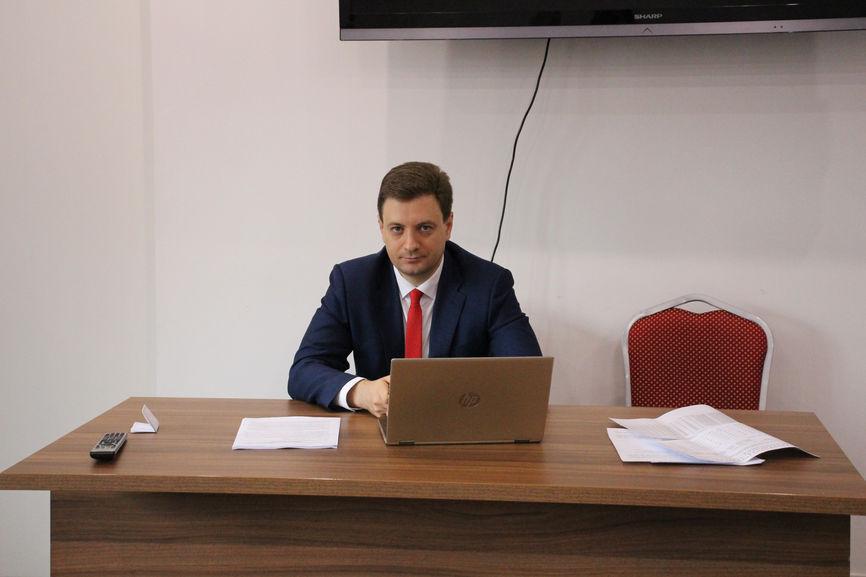 Под красным знаменем Победы победим вновь