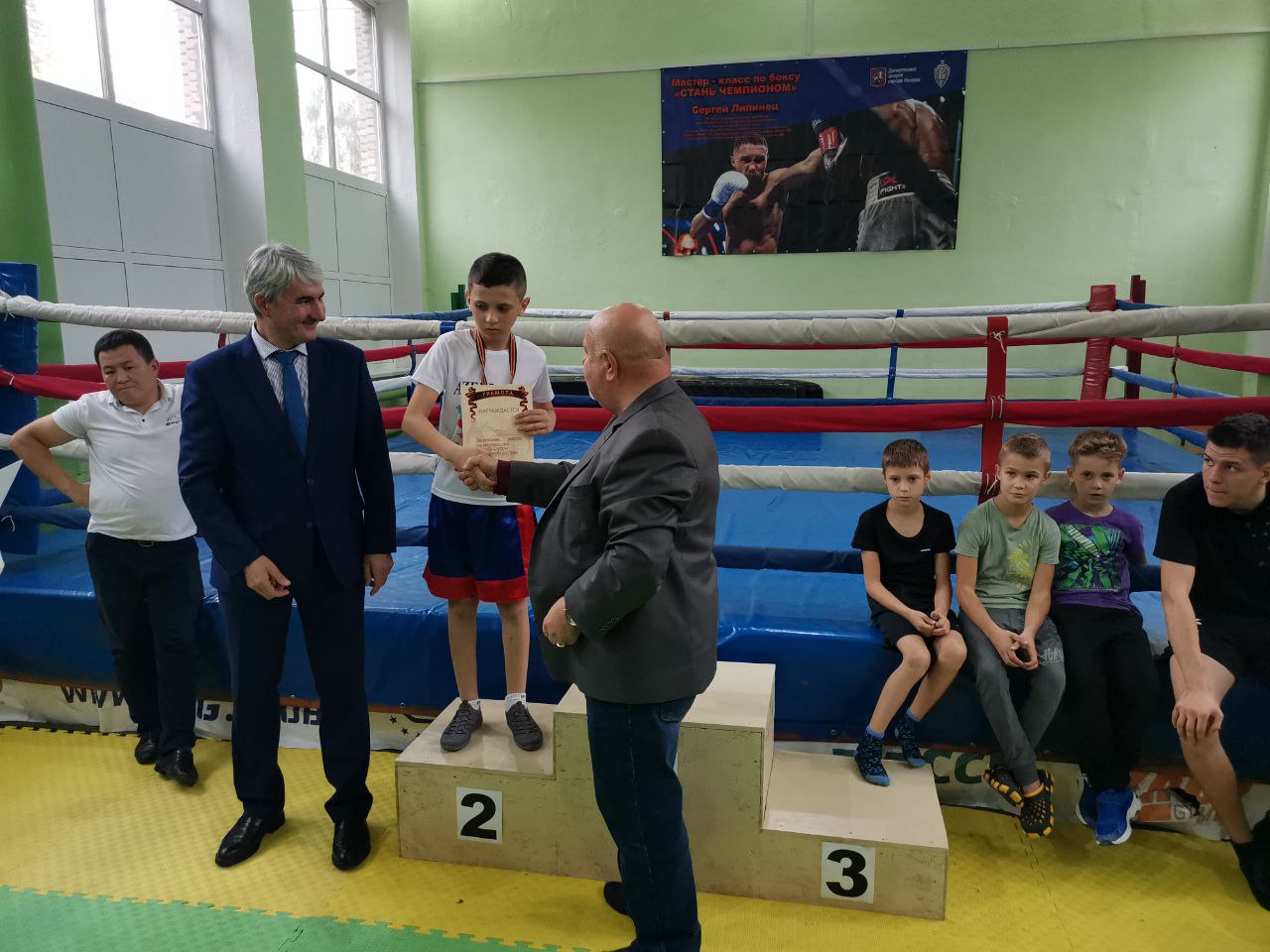 При поддержке руководителя фракции КПРФ в Мособлдуме Александра Наумова прошел спортивный турнир в Озерах
