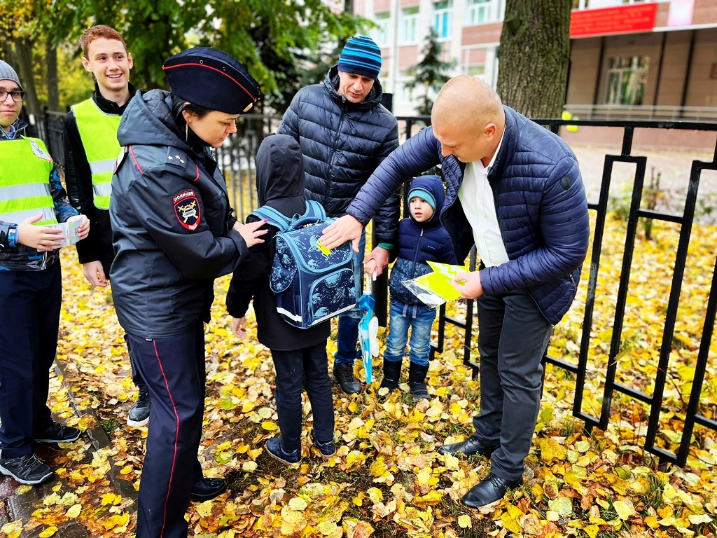 Депутат Совета депутатов фракции КПРФ г.о. Фрязино, Алексей Коночев, приял участие мероприятия, направленные на профилактику и предупреждение дорожно-транспортных происшествий с участием несовершеннолетних
