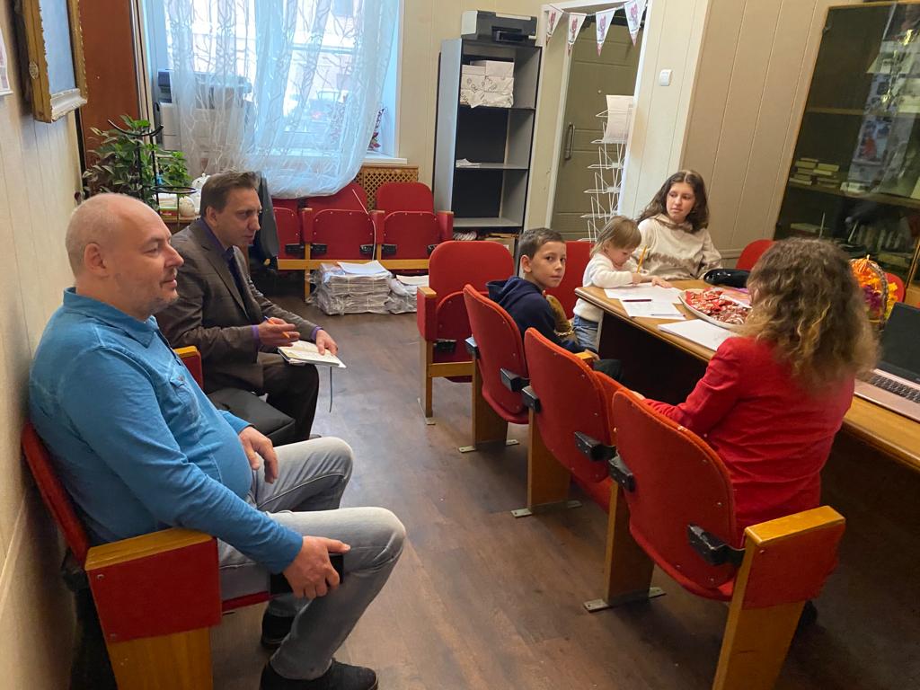 В Королёвском отделении КПРФ рассказали о проблеме бездомных животных на «Уроке доброты»!
