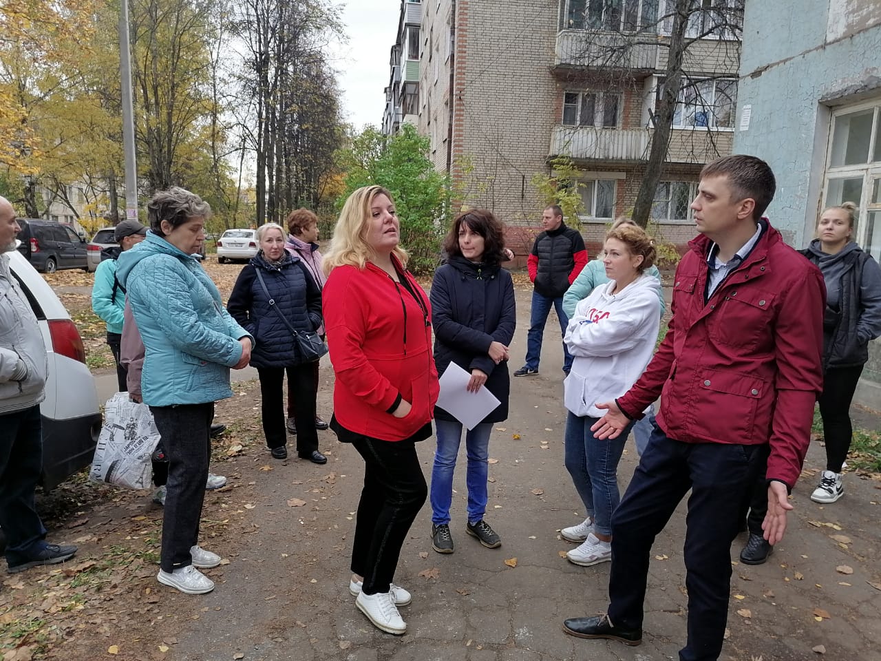 Встреча коммунистов с жителями в г. Красноармейске