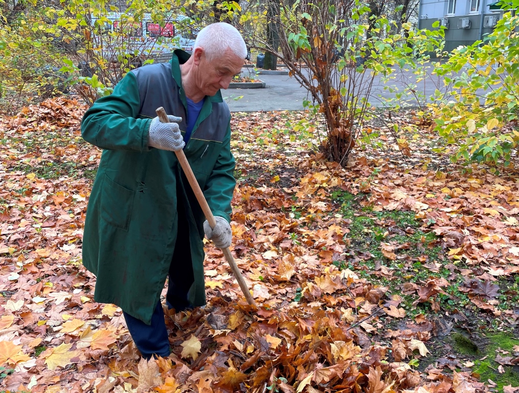 Подмосковные коммунисты провели Ленинский субботник на территории Обкома
