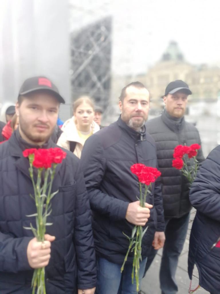 Под Знаменем Комсомола – к новым победам!