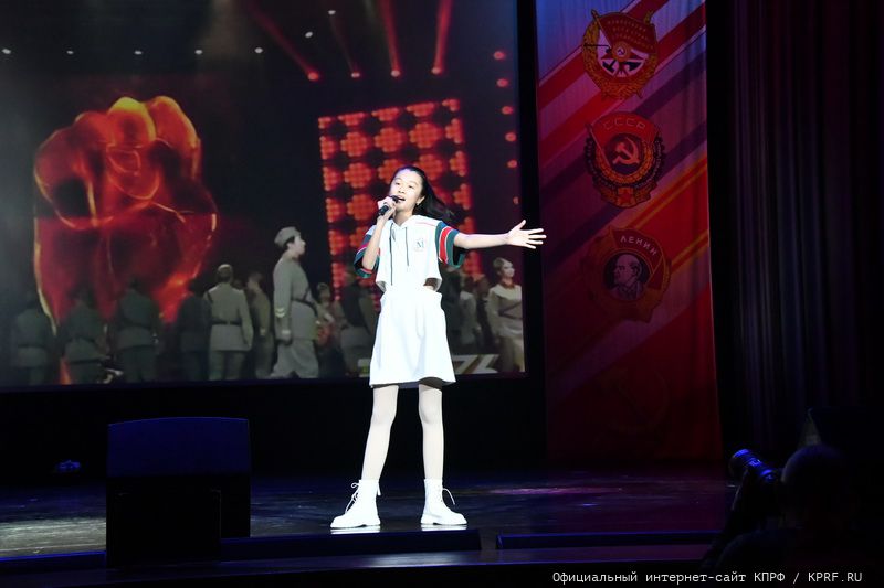 Комсомол: Думать. Дерзать. Сметь!