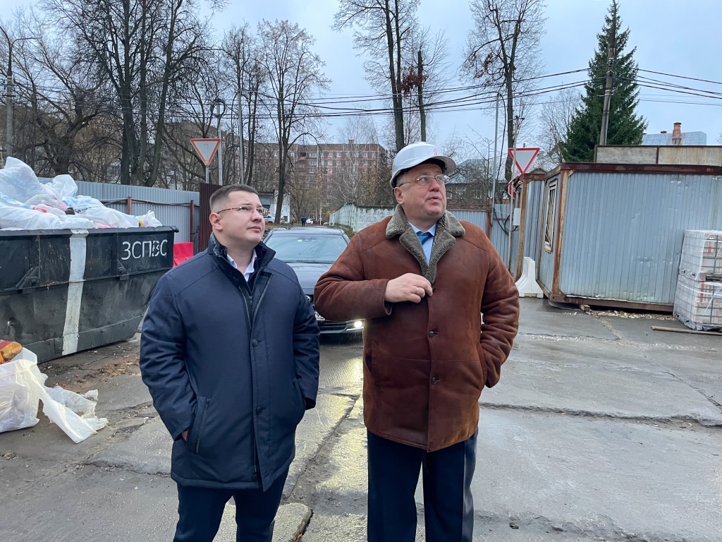Депутат Мособлдумы Марк Черемисов проинспектировал два строящихся объекта в Богородском г.о.