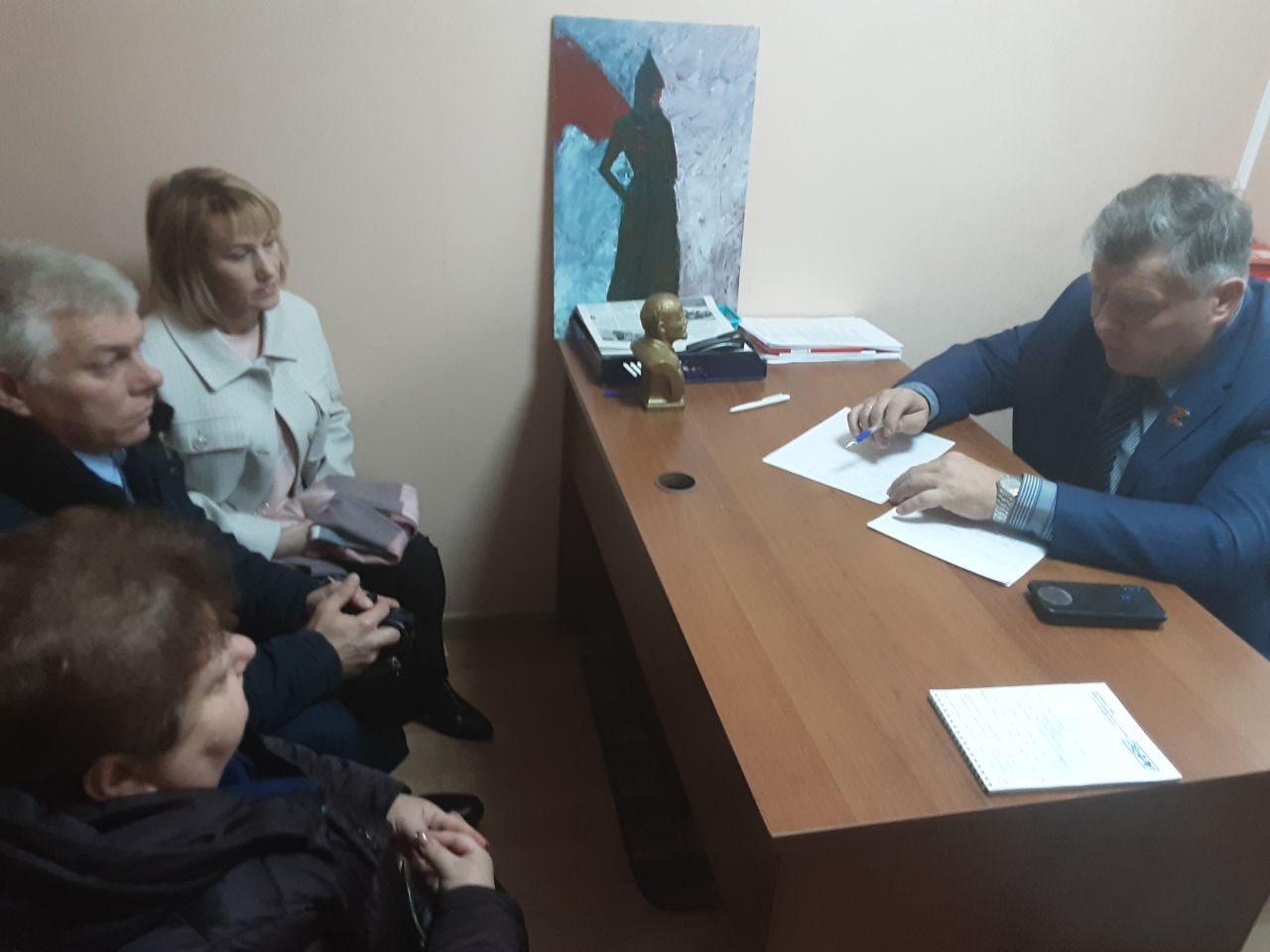 Депутат-коммунист Олег Емельянов провёл приём граждан в Одинцовском г.о.