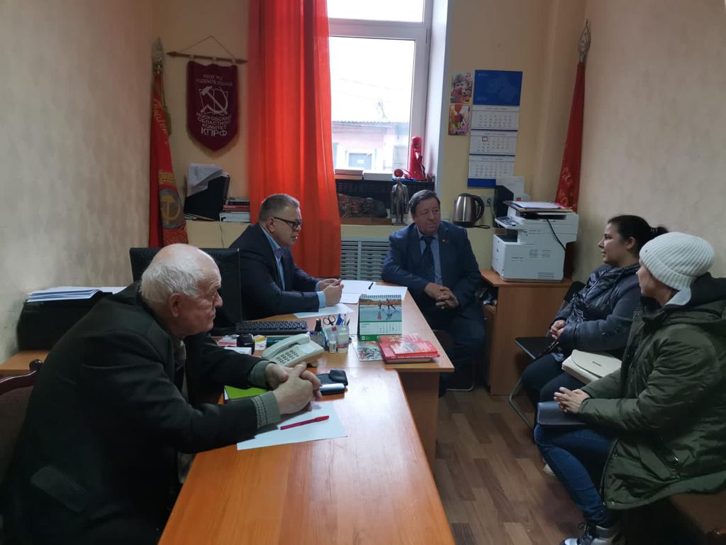 Руководитель фракции КПРФ Александр Наумов провёл приём граждан в Кашире