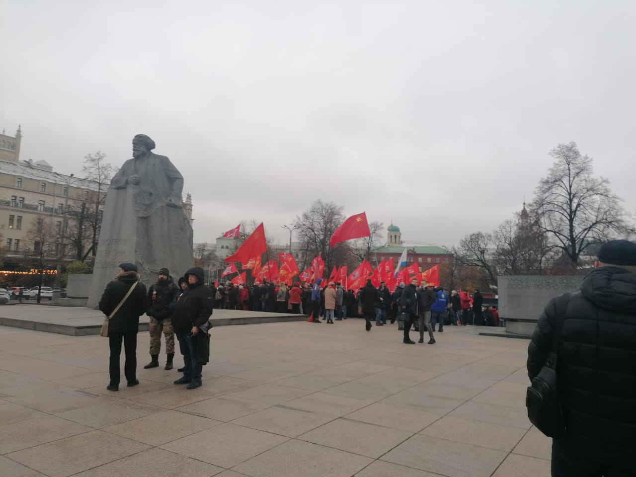 Коммунисты Балашихи отметили 105-ю годовщину Великого Октября