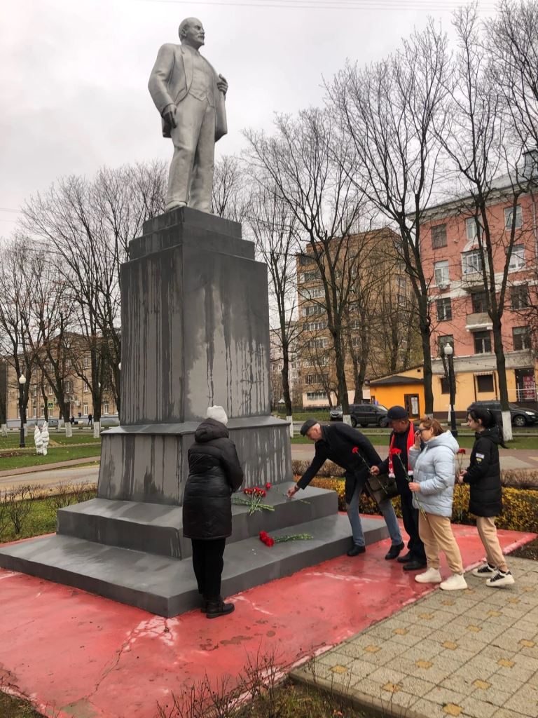 Коммунисты Балашихи отметили 105-ю годовщину Великого Октября