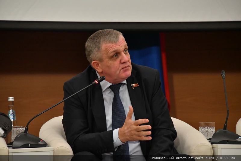 Г.А. Зюганов на Круглом столе в Госдуме: «Ответы придется искать на выборах»