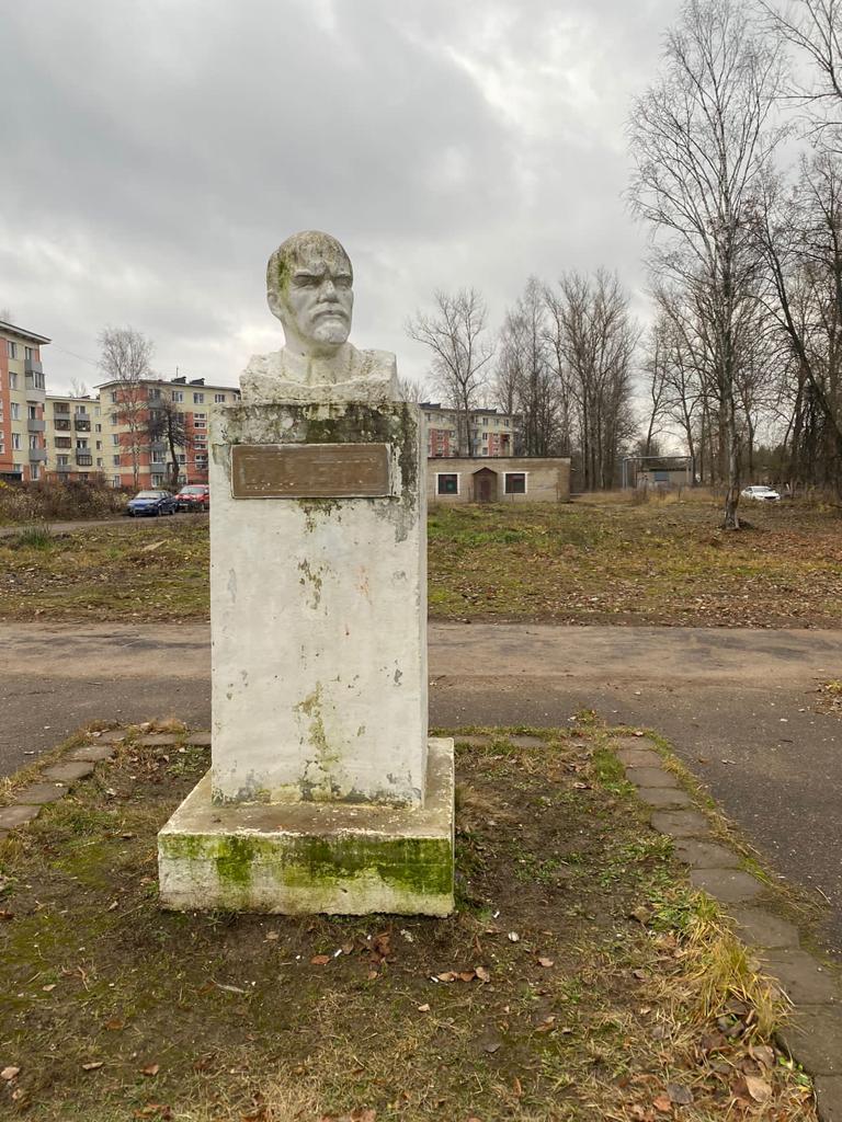Клинские коммунисты восстановили памятник Ленину