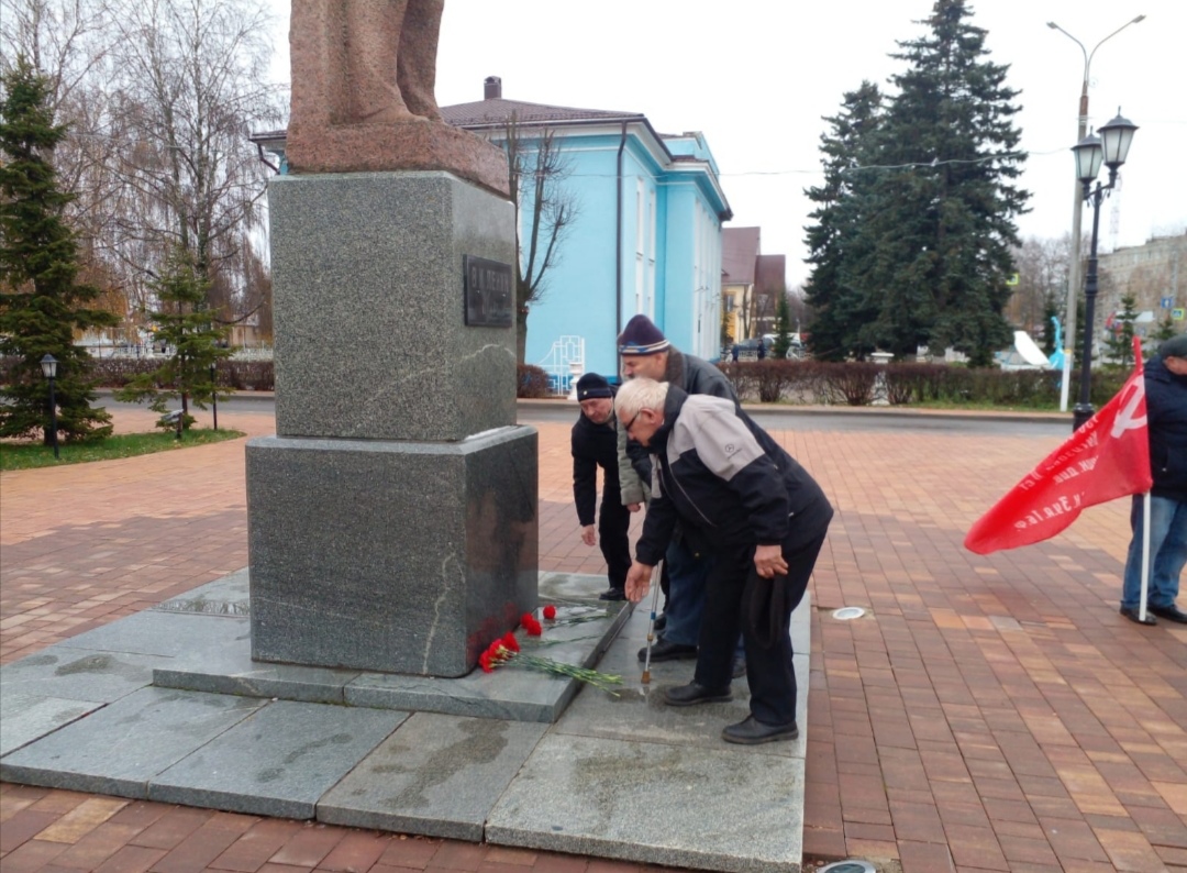 Великий Октябрь пришел в Лотошино
